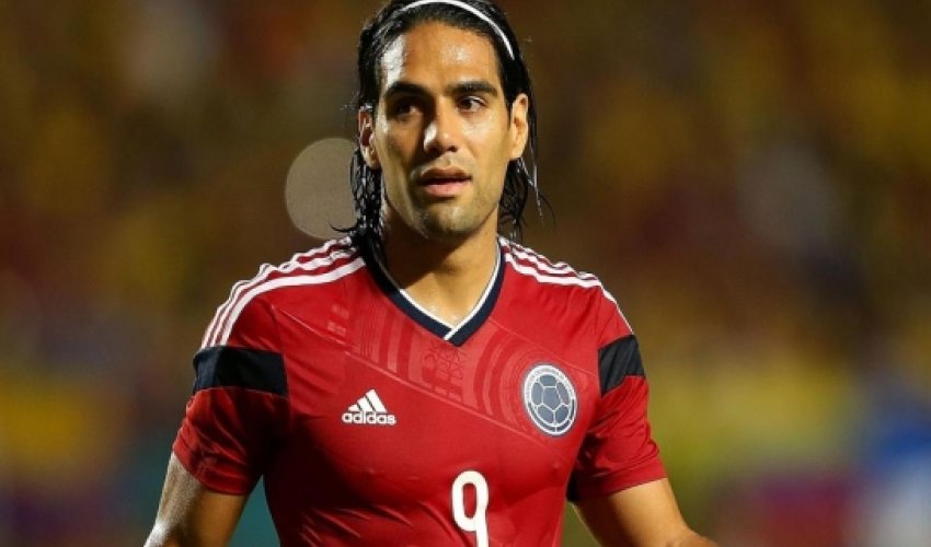 United respond to Falcao age controversy