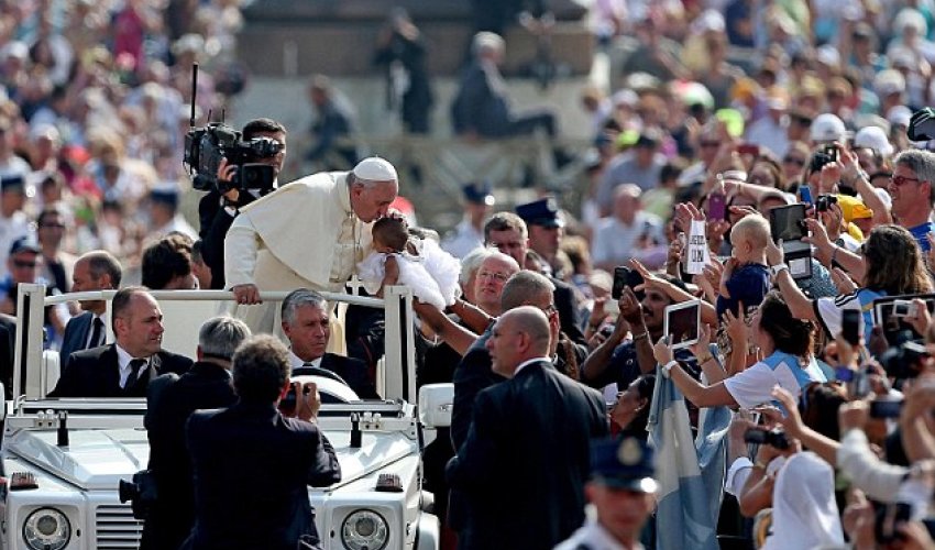 Pope at risk of assassination by ISIS during visits to Albania and Turkey - PHOTO Pope at risk of assassination by ISIS during visits to Albania and Turkey - PHOTO