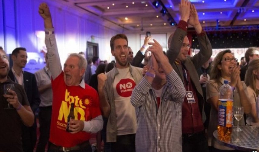Scottish independence: 'No' leads referendum vote Scottish independence: 'No' leads referendum vote