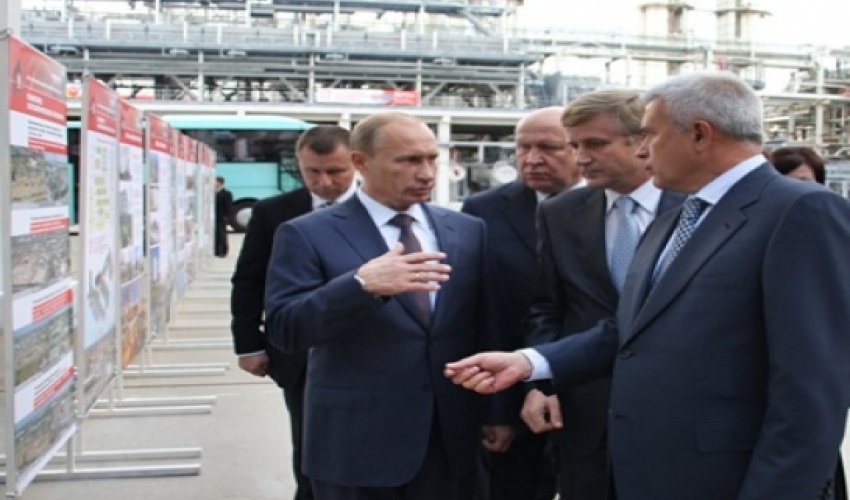 Vahid Ələkbərov Putindən kömək istədi