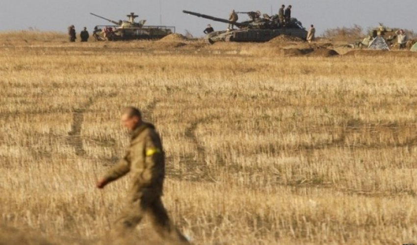 Ukraine crisis: Military to pull back artillery in east Ukraine crisis: Military to pull back artillery in east
