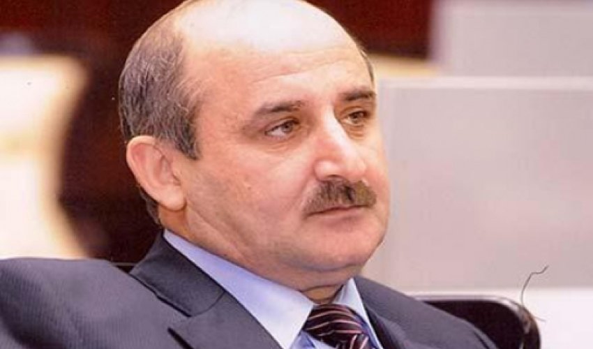 Deputatdan avtodayanacaq qiymətinə etiraz Deputatdan avtodayanacaq qiymətinə etiraz