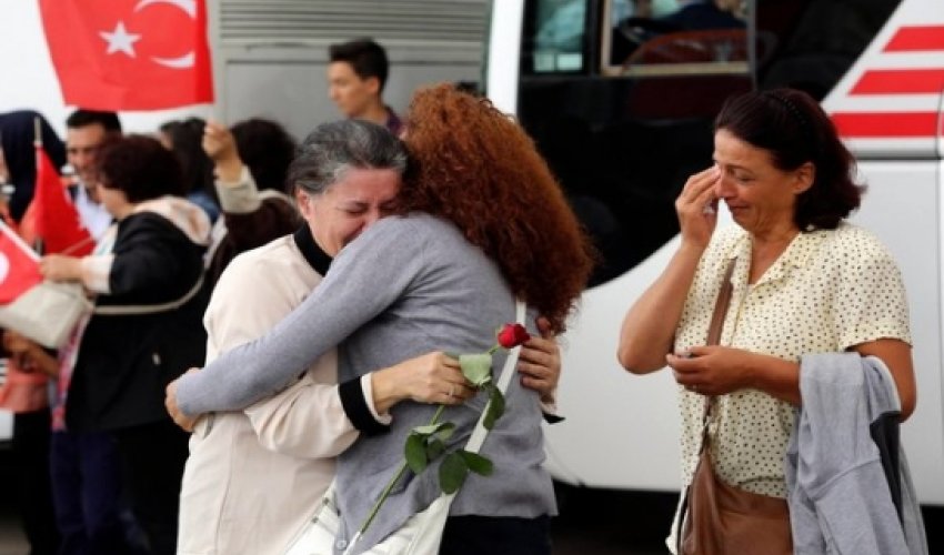 Turkey: Despite Hostages' Release, Ankara's ISIS Crisis Continues Turkey: Despite Hostages' Release, Ankara's ISIS Crisis Continues
