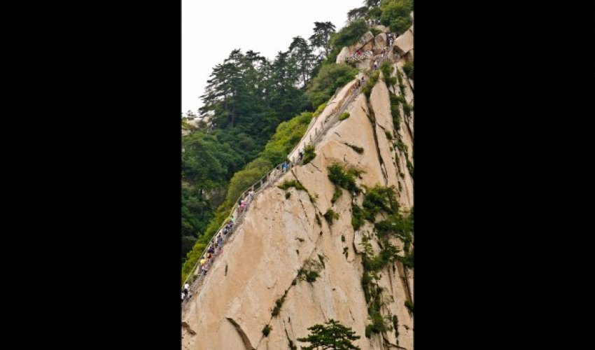 The world's scariest stairs - PHOTO