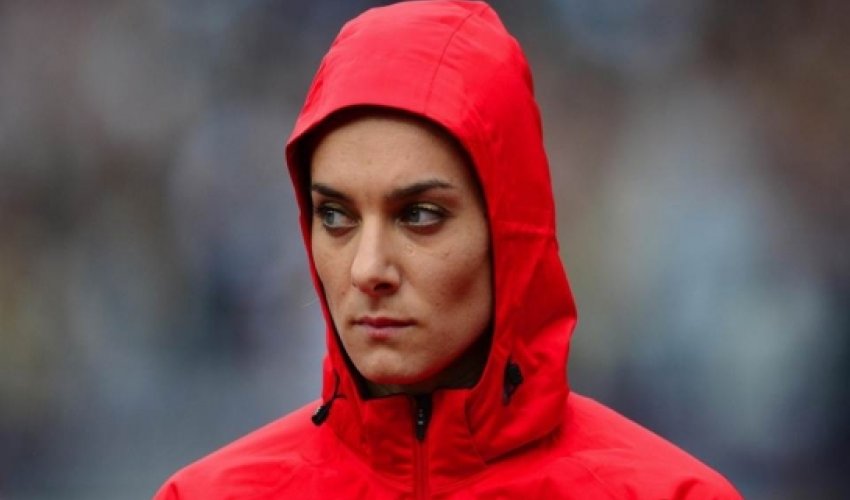 Isinbayeva says she will not compete in 2015