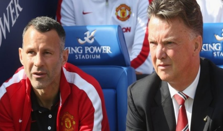 Man Utd: Manager Louis van Gaal has 'only one fit centre-back'