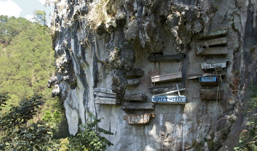 Is this the most bizarre burial site in the world? - PHOTO+VIDEO