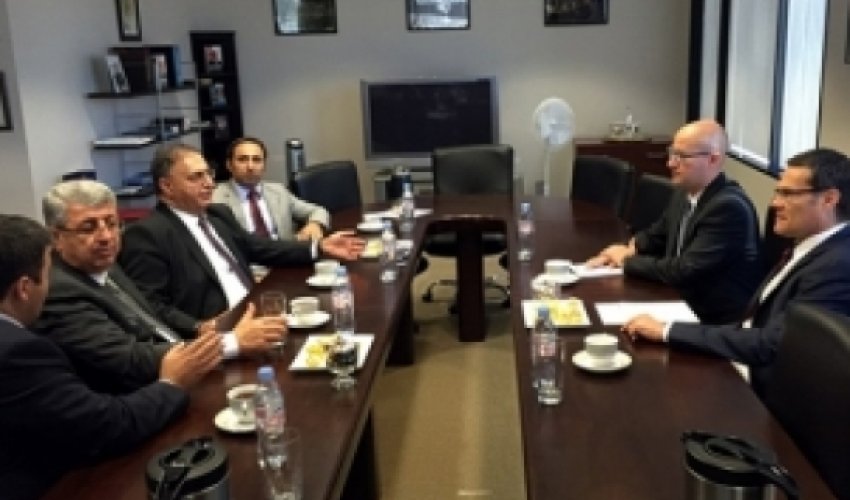 Asim Mollazadə konsulla görüşdü