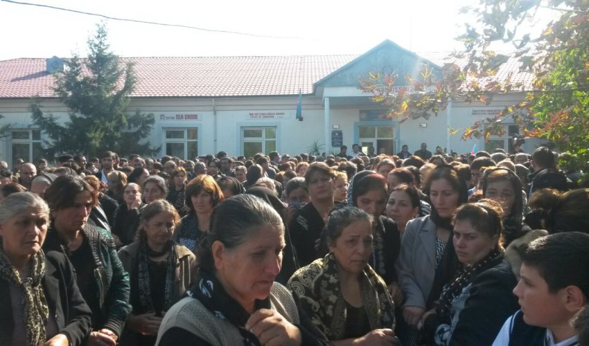 Şəhidimiz dəfn edilir - FOTOLAR