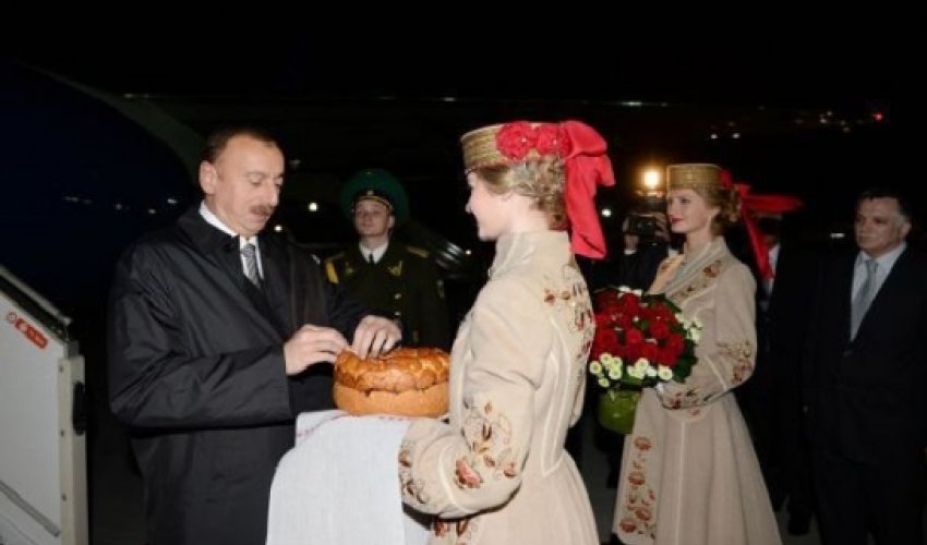 İlham Əliyev Minskə getdi