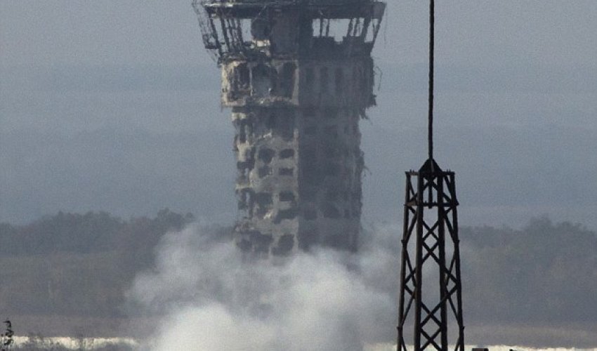 Shocking pictures show Ukrainian airport lying in tatters - PHOTO+VIDEO Shocking pictures show Ukrainian airport lying in tatters - PHOTO+VIDEO