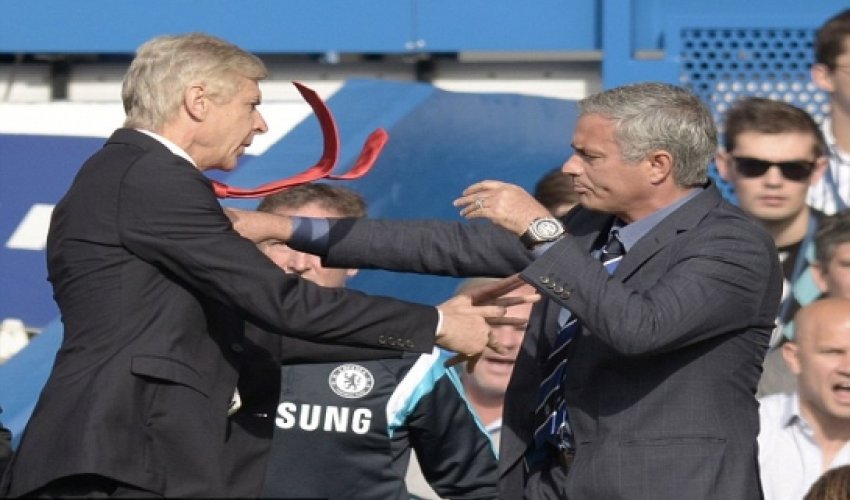 Wenger apologises for 'regrettable' touchline clash with Jose Mourinho - VIDEO