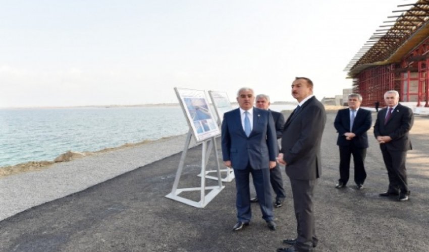 Prezident İlham Əliyev Pirallahı qəsəbəsində yeni quruculuq işləri ilə tanış olub.