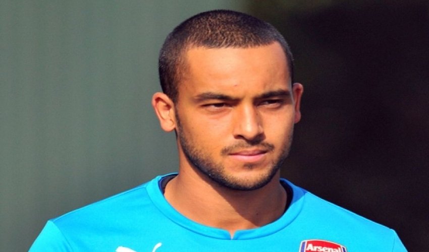 Walcott: Arsenal forward resumes full training after nine months