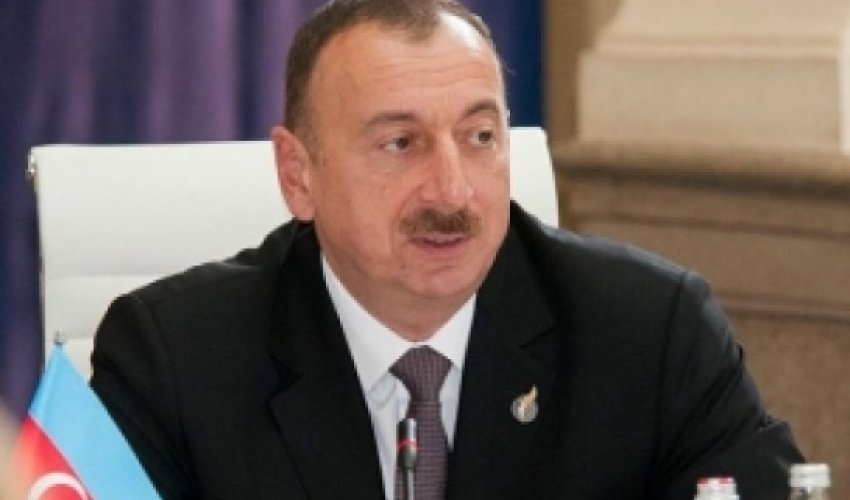 İlham Əliyevə Fəxri Doktor diplomu verildi İlham Əliyevə Fəxri Doktor diplomu verildi