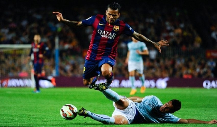 Dani Alves does NOT have a deal in place to join MU