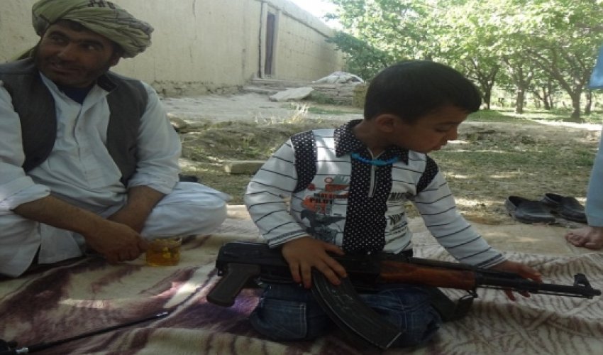 Taliban toddler: "I'm 'going to shoot people' - VIDEO