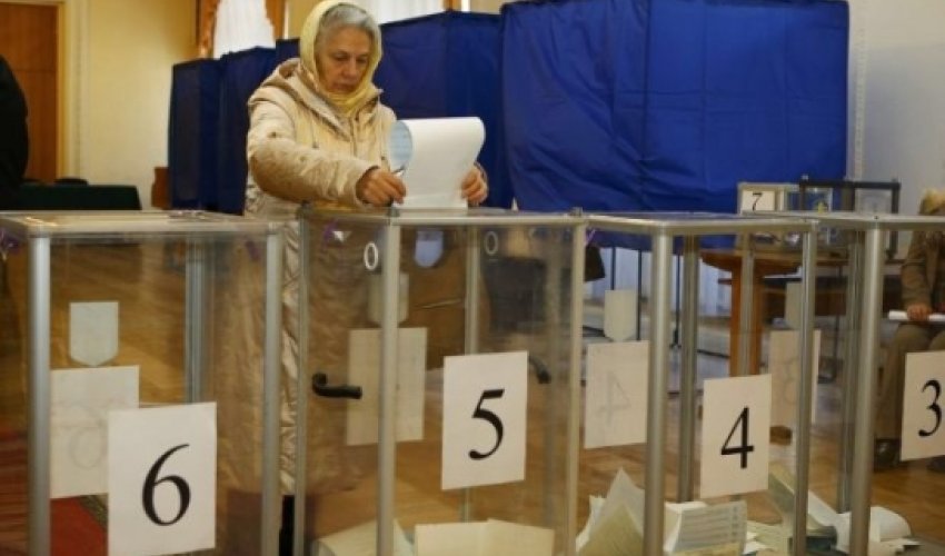 Ukrayna Ali Radasına seçkilər keçirilir