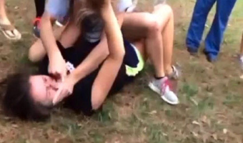 Brutal girls Cat Fight girl fight - VIDEO Brutal girls Cat Fight girl fight - VIDEO