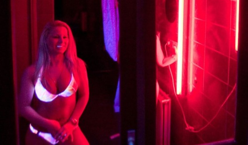 Квартал Красных Фонарей- ФОТО