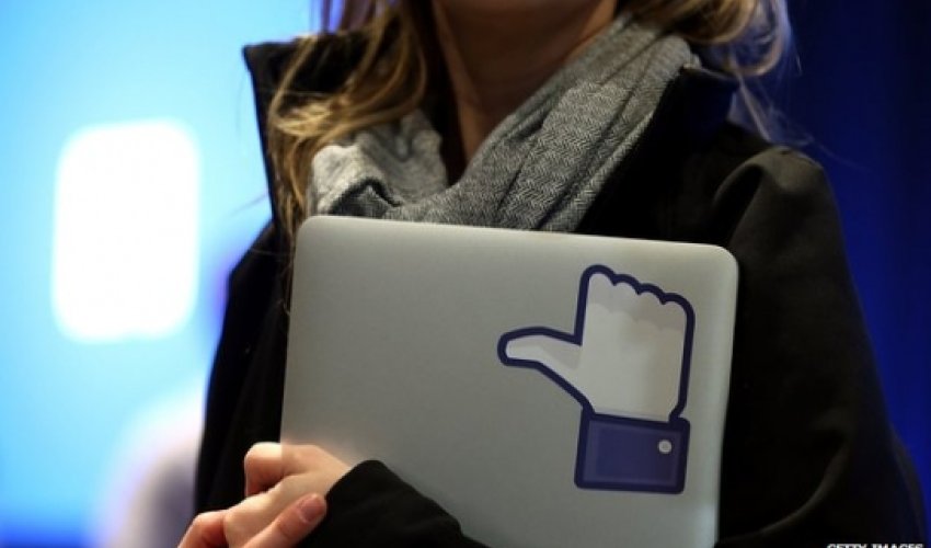 Facebook sets up 'dark web' link to access network via Tor Facebook sets up 'dark web' link to access network via Tor