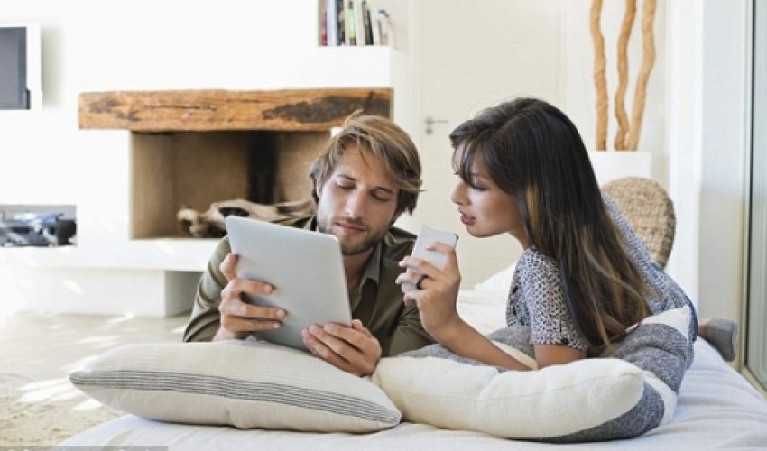Your smartphone IS ruining your sex life - VIDEO Your smartphone IS ruining your sex life - VIDEO