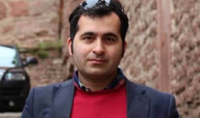 Bəxtiyar Hacıyev Azərbaycandan mühacirət etdi