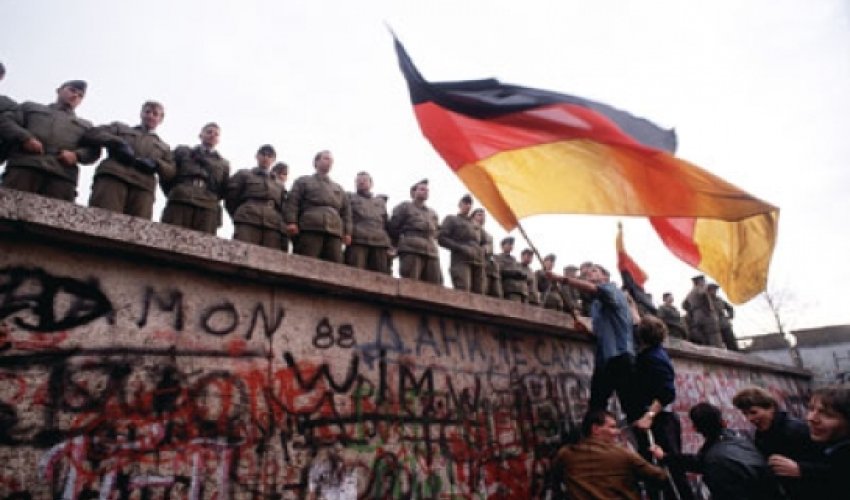 What the Fall of the Wall Did Not Change - STRATFOR