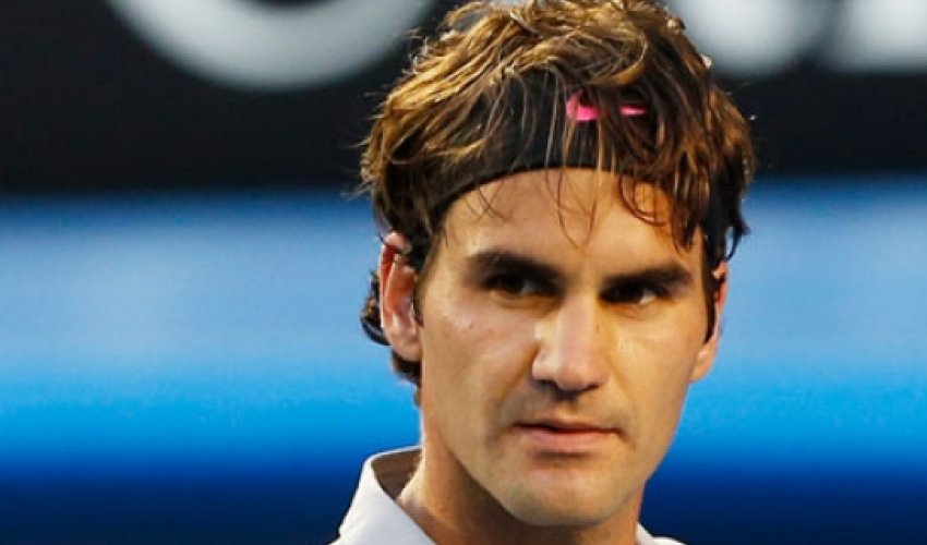 Roger Federer out of ATP World Tour final v Novak Djokovic