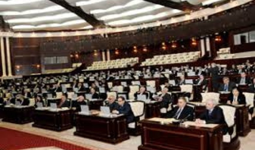 Парламент Азербайджана начал обсуждение пакета госбюджета на 2015 год Парламент Азербайджана начал обсуждение пакета госбюджета на 2015 год
