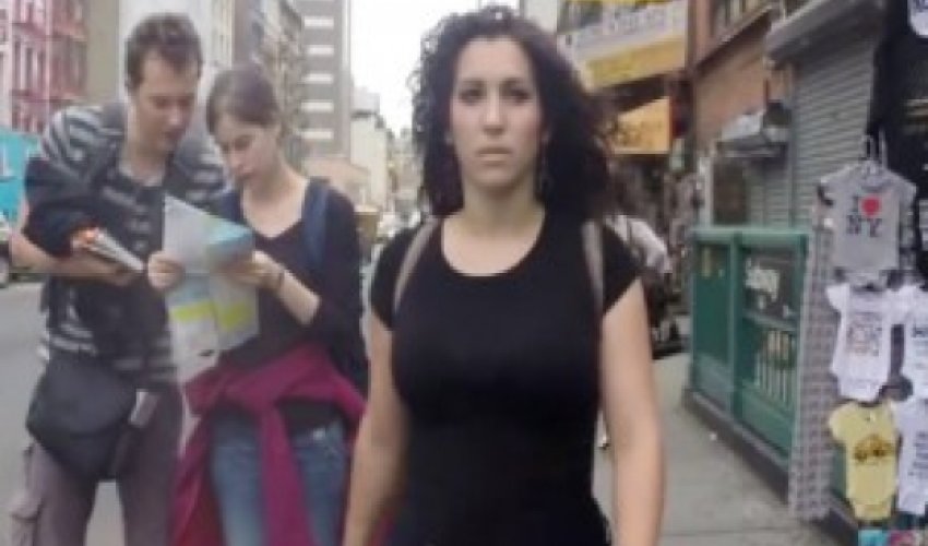 Девушка выяснила, сколько мужчин обратили на нее внимание -ВИДЕО