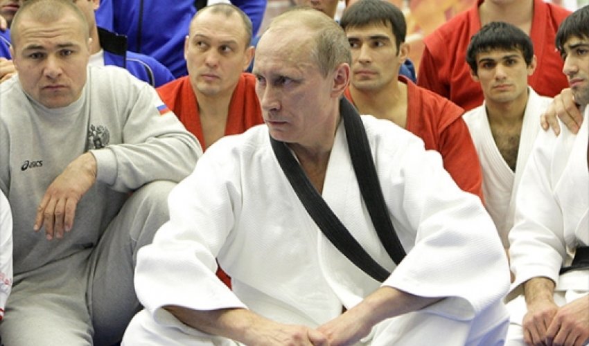 Russia losing $140 billion from sanctions and low oil prices Russia losing $140 billion from sanctions and low oil prices