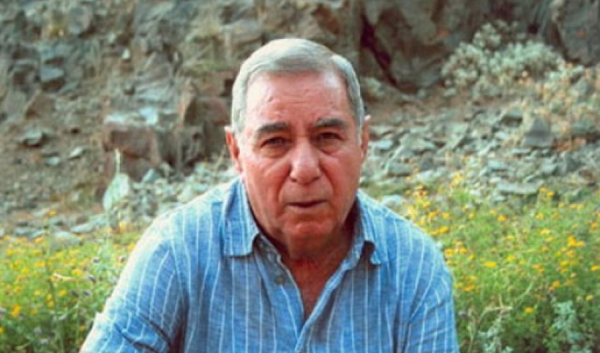 E-Kitab: Əkrəm Əylisli. Nənəmin tütün kisəsi. (Hekayə) E-Kitab: Əkrəm Əylisli. Nənəmin tütün kisəsi. (Hekayə)