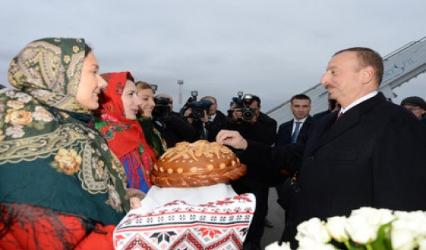 Ilham Aliyev arrives in Ukraine for official visit Ilham Aliyev arrives in Ukraine for official visit