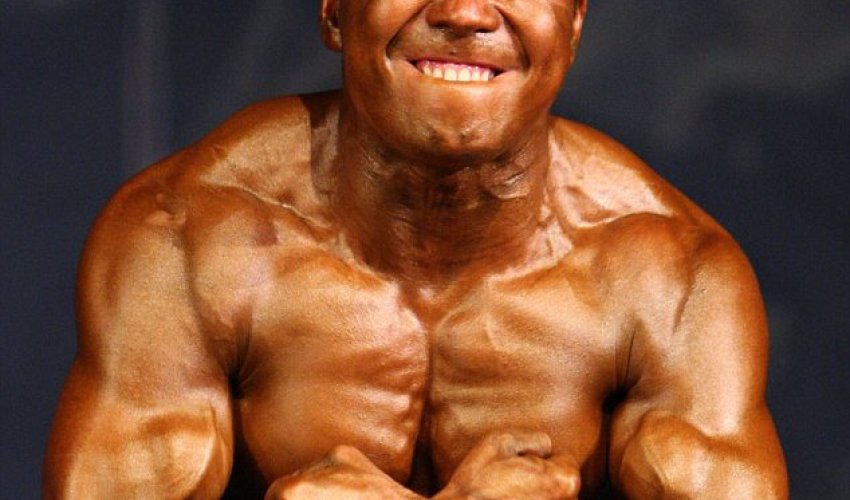 Bodybuilders go to extreme lengths to coat every inch of their bodies - PHOTO