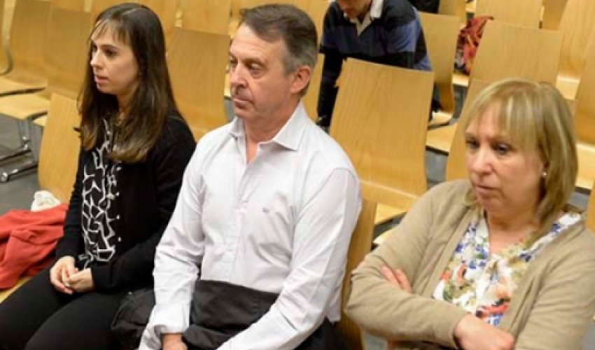 Pianist may be jailed over "noise pollution"