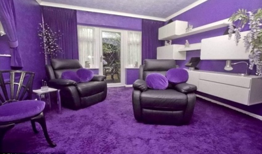 Semi-detached house is decorated entirely in PURPLE inside - PHOTO