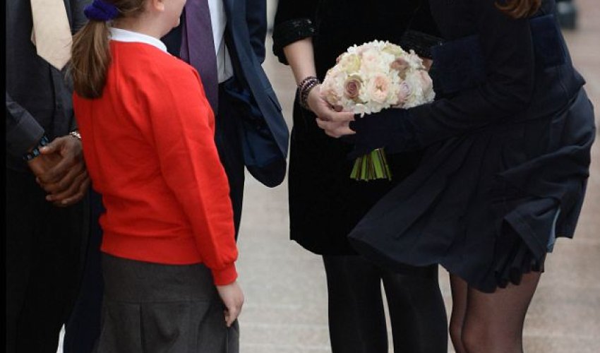 Kate has a Marilyn moment during charity visit - PHOTO Kate has a Marilyn moment during charity visit - PHOTO