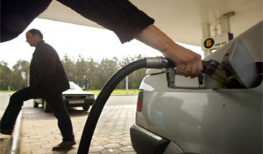 Petrol price-rise will push prices up in Azerbaijan Petrol price-rise will push prices up in Azerbaijan