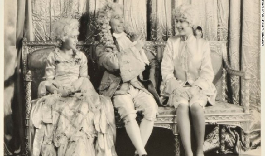 Photos show Elizabeth II as cross-dressing stage star Photos show Elizabeth II as cross-dressing stage star