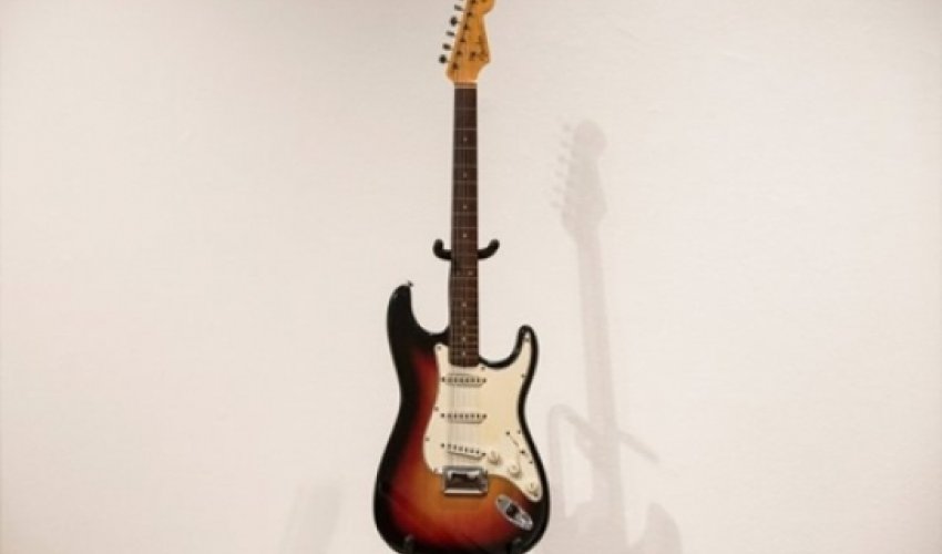 Bob Dylan's Fender Stratocaster sells for nearly $1m