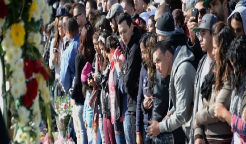 Paul Walker memorial in California draws thousands Paul Walker memorial in California draws thousands