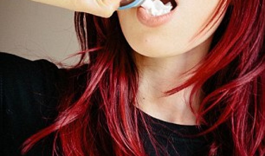 Blogger mocks the male magazine tradition of glamorous girls - PHOTO Blogger mocks the male magazine tradition of glamorous girls - PHOTO