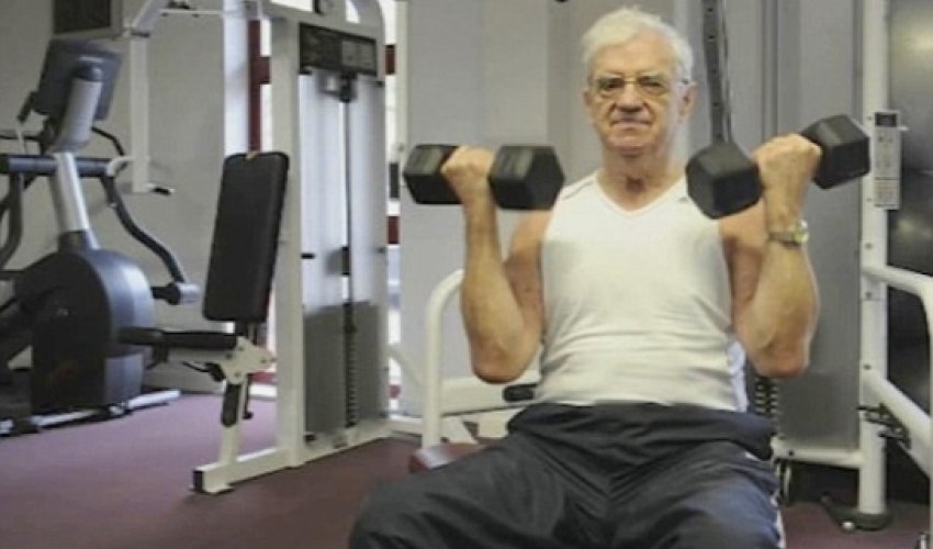 Super-fit grandfather is still pumping iron at 90 - VIDEO Super-fit grandfather is still pumping iron at 90 - VIDEO