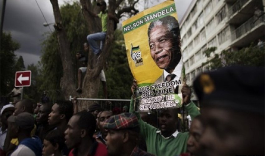 Thousands more to view Nelson Mandela's body in Pretoria Thousands more to view Nelson Mandela's body in Pretoria