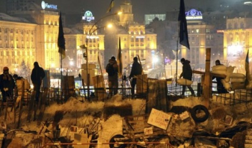 Ukraine 'still intends to sign EU pact' as US considers sanctions The Guardian Ukraine 'still intends to sign EU pact' as US considers sanctions The Guardian