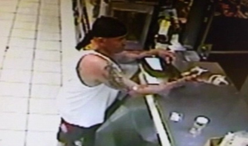 Florida man tries to trade alligator for beer - PHOTO + VIDEO Florida man tries to trade alligator for beer - PHOTO + VIDEO