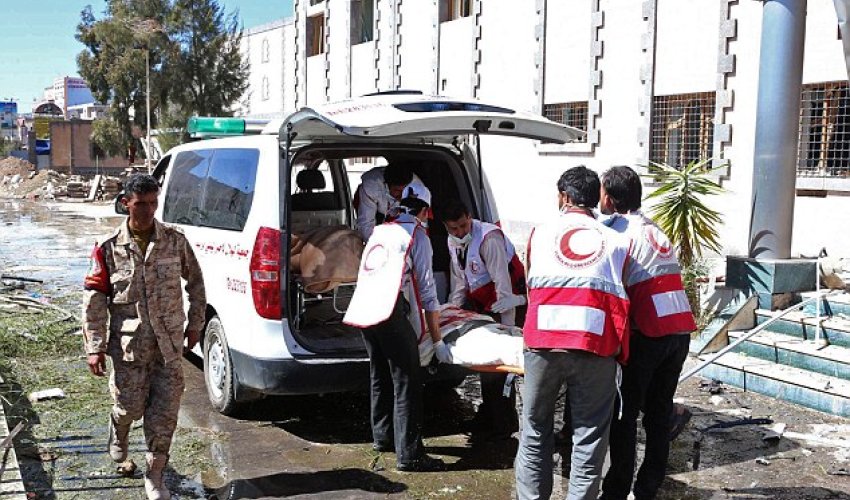 Al Qaeda grovels after this horrifying video of gunman slaughtering doctors - PHOTO Al Qaeda grovels after this horrifying video of gunman slaughtering doctors - PHOTO