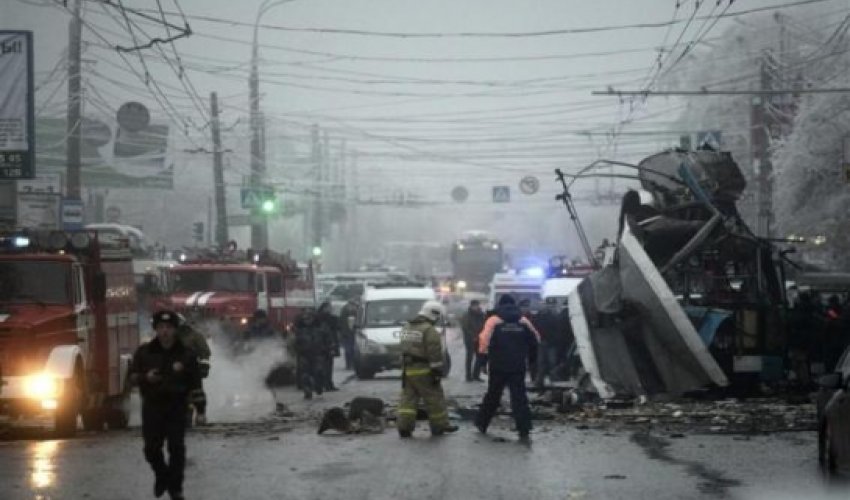 Putin vows to annihilate "terrorists" after suicide bombings Putin vows to annihilate "terrorists" after suicide bombings