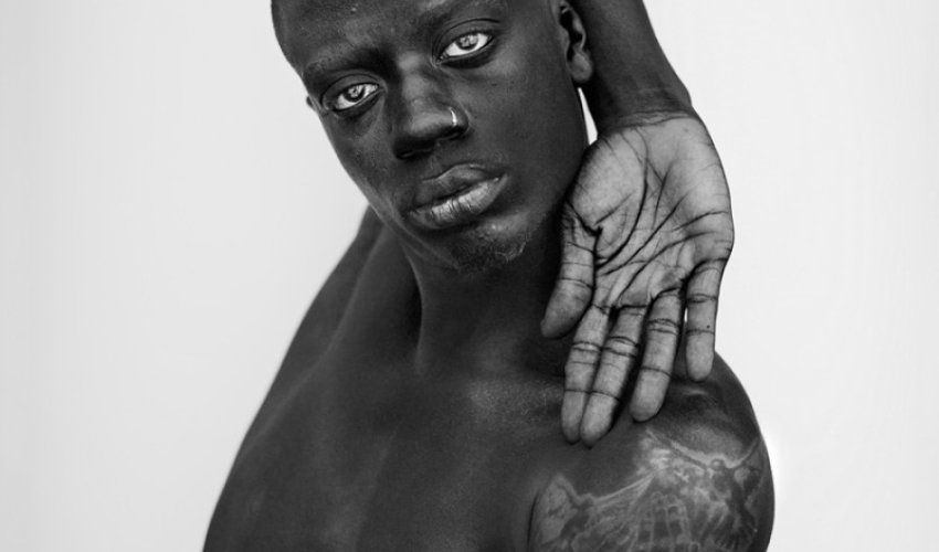 10 black-and-white photos challenging norms of masculinity - PHOTO